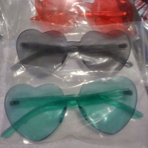 I'm sell brand new sandal pink jackets bath& bodyw